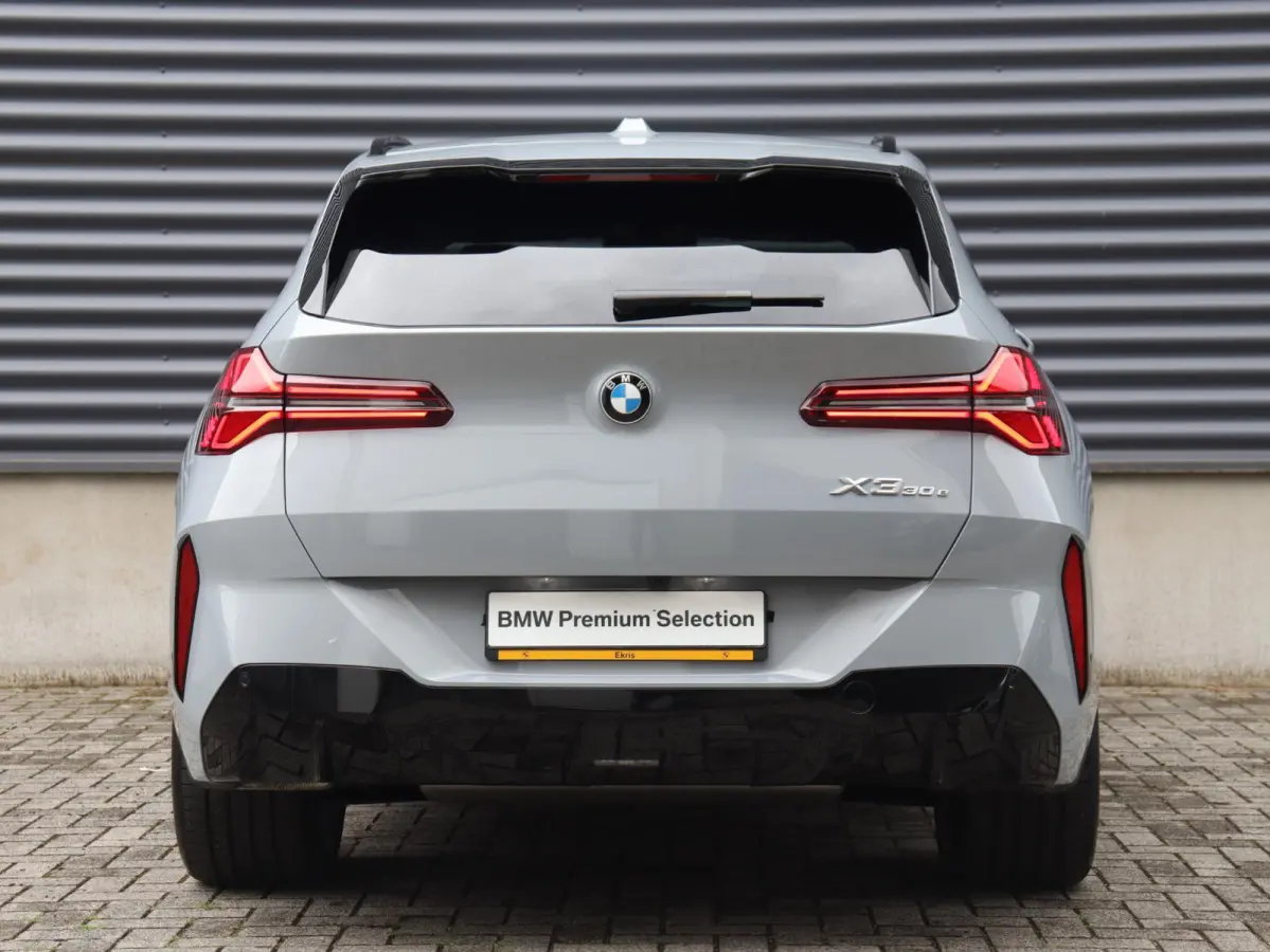 30e xDrive | M Sportpakket Pro | Panodak | Trekhaak | Head-Up | Driving Assistant Prof. | Stoelventilatie | Harman Kardon | Comfort Access | Parking Assistant Plus | SOH 100% | 21'' LMV