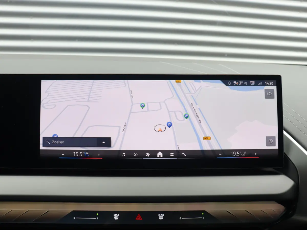 30e xDrive | M Sportpakket Pro | Panodak | Trekhaak | Head-Up | Driving Assistant Prof. | Stoelventilatie | Harman Kardon | Comfort Access | Parking Assistant Plus | SOH 100% | 21'' LMV