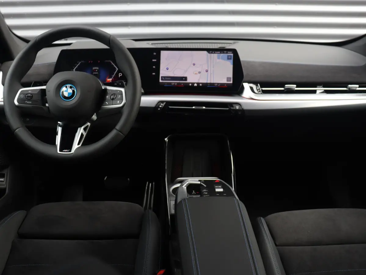 xDrive25e | M Sportpakket Pro | Panodak | Trekhaak | Head-Up | Driving Assistant Plus | Harman Kardon | Elektr. Stoelen | Parking Assistant Plus | Stuurwiel Verwamd | SOH 100% | 19'' LMV