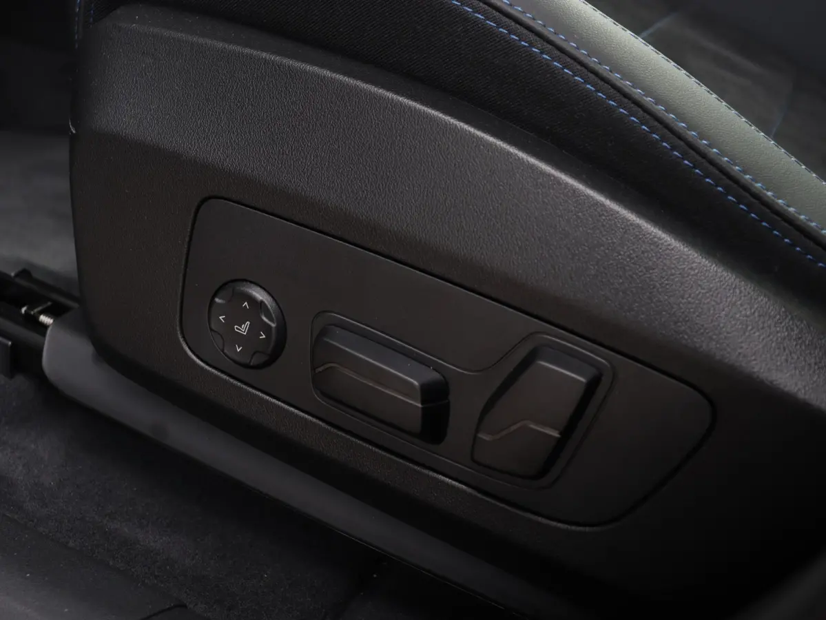 xDrive25e | M Sportpakket Pro | Panodak | Trekhaak | Head-Up | Driving Assistant Plus | Harman Kardon | Elektr. Stoelen | Parking Assistant Plus | Stuurwiel Verwamd | SOH 100% | 19'' LMV