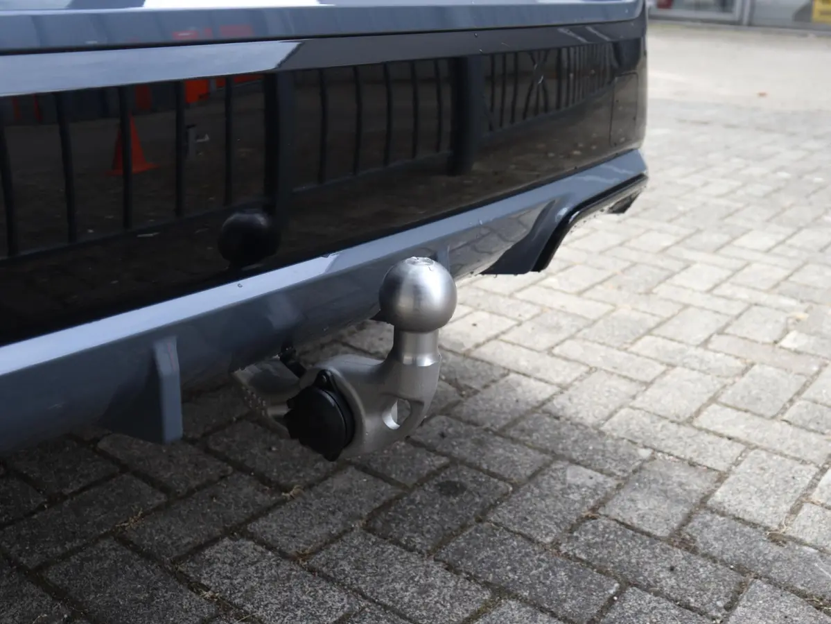 xDrive25e | M Sportpakket Pro | Panodak | Trekhaak | Head-Up | Driving Assistant Plus | Harman Kardon | Elektr. Stoelen | Parking Assistant Plus | Stuurwiel Verwamd | SOH 100% | 19'' LMV