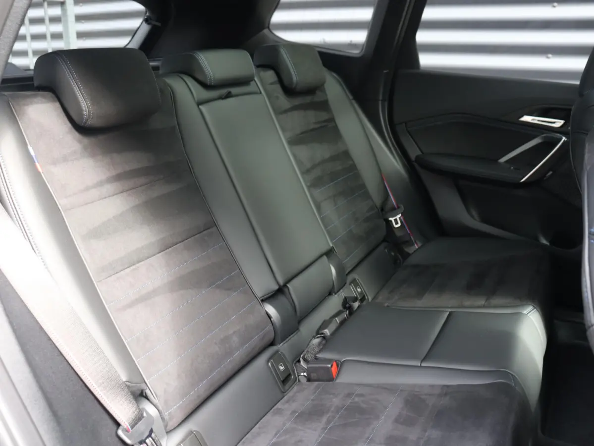xDrive25e | M Sportpakket Pro | Panodak | Trekhaak | Head-Up | Driving Assistant Plus | Harman Kardon | Elektr. Stoelen | Parking Assistant Plus | Stuurwiel Verwamd | SOH 100% | 19'' LMV
