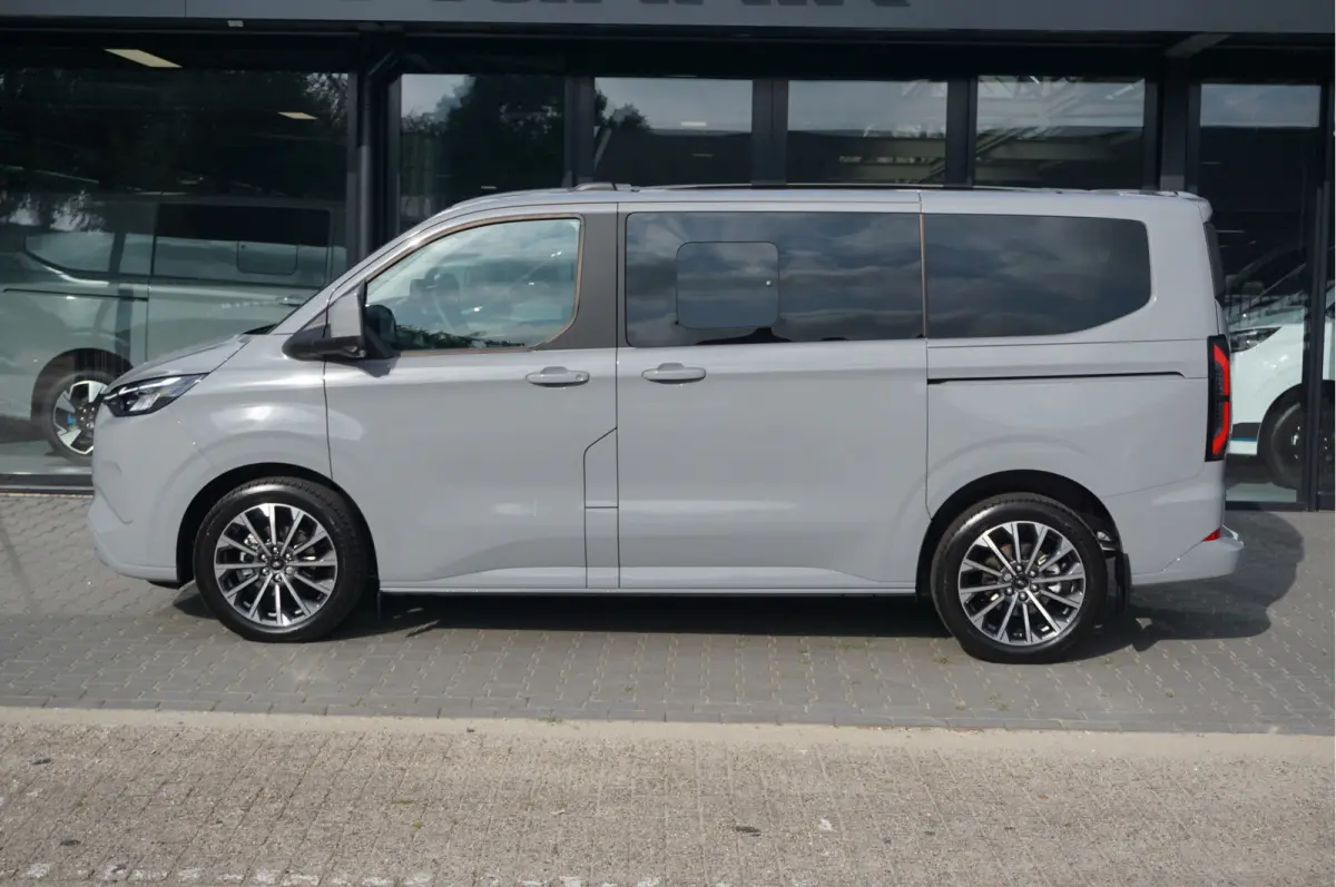 Tourneo 340S 2.5 PHEV 233PK Titanium X PRIJS INCL. BPM Leder, 19" LM, B&O, Pano, Elec. Schuifdeur, Trekhaak!! NR. TR0