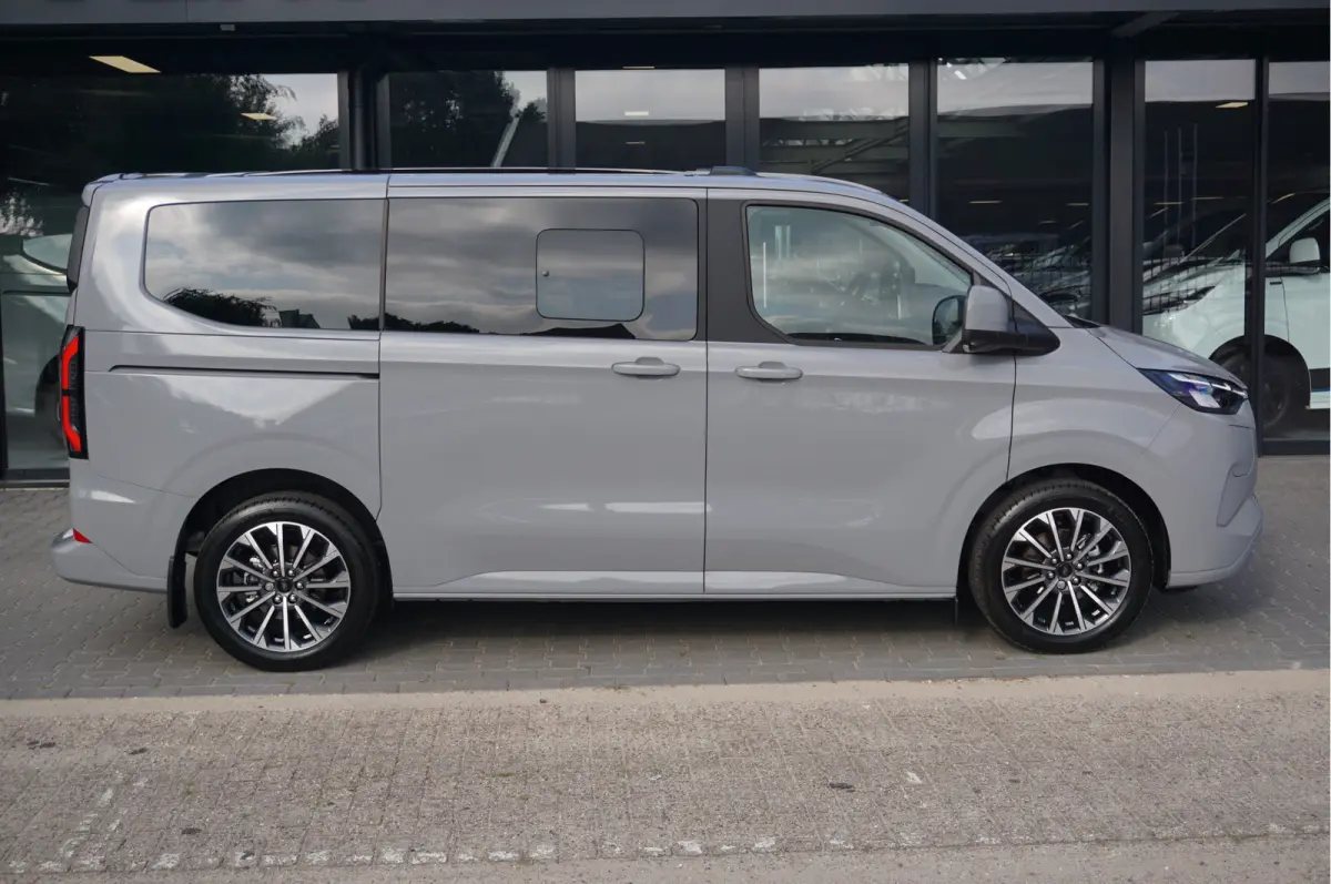 Tourneo 340S 2.5 PHEV 233PK Titanium X PRIJS INCL. BPM Leder, 19" LM, B&O, Pano, Elec. Schuifdeur, Trekhaak!! NR. TR0