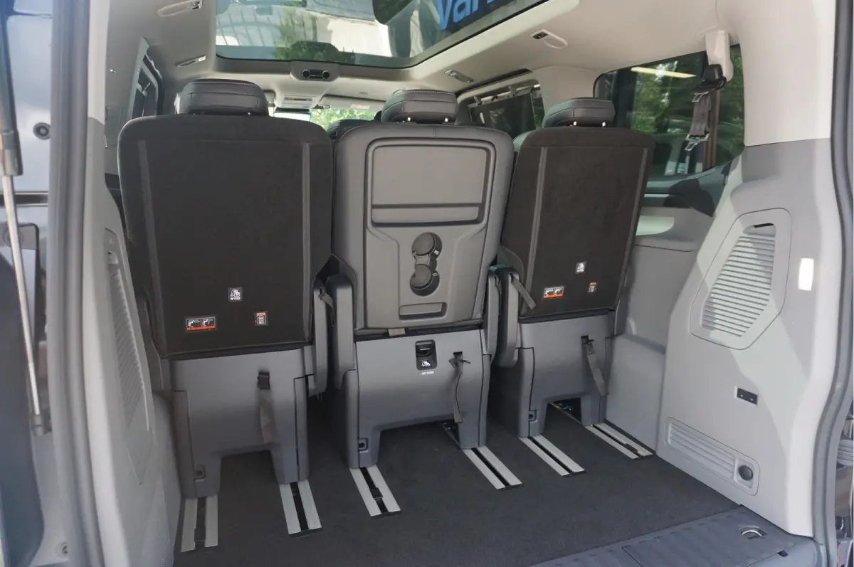 Tourneo 340S 2.5 PHEV 233PK Titanium X PRIJS INCL. BPM Leder, 19" LM, B&O, Pano, Elec. Schuifdeur, Trekhaak!! NR. TR0