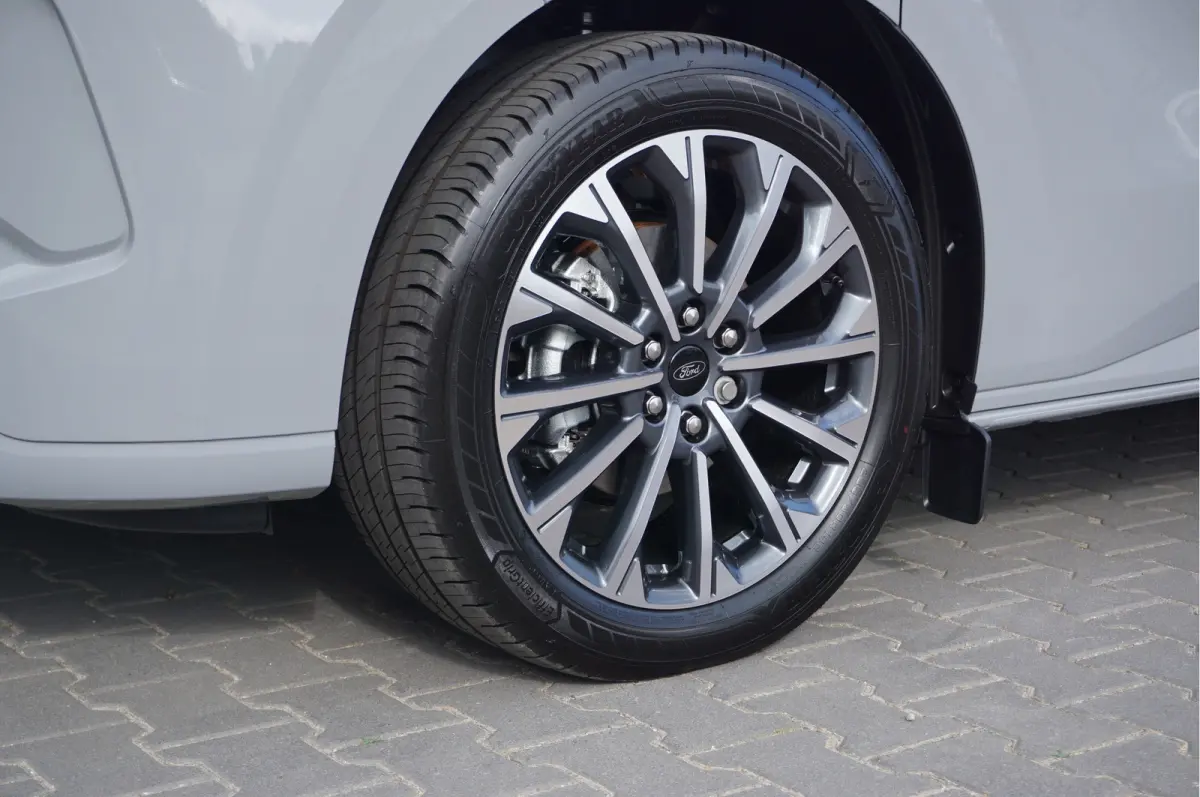 Tourneo 340S 2.5 PHEV 233PK Titanium X PRIJS INCL. BPM Leder, 19" LM, B&O, Pano, Elec. Schuifdeur, Trekhaak!! NR. TR0