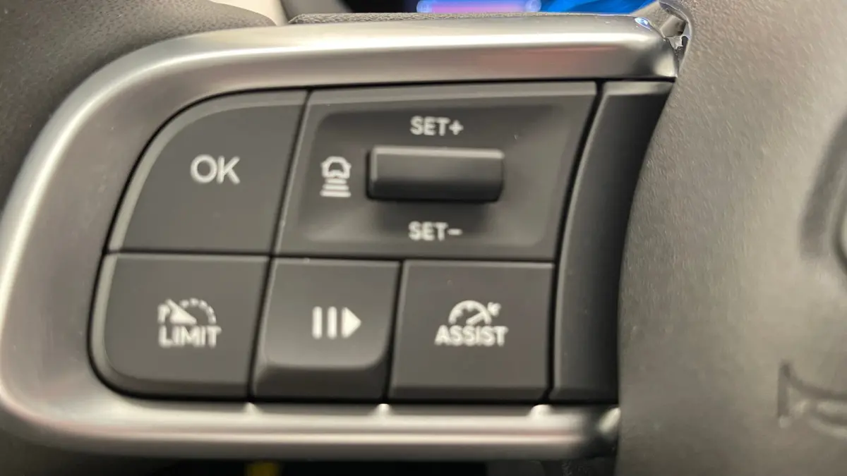 Summit 54 kWh 18"Lichtmetaal | Adaptive Cruise | Climate Controle | Keyless Start | Carplay | LED | Digitaal Dashboard | Achteruitrijcamera | Airco (automatisch) | Cruise control adaptief