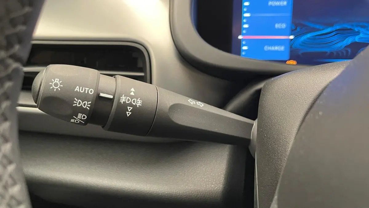 Summit 54 kWh 18"Lichtmetaal | Adaptive Cruise | Climate Controle | Keyless Start | Carplay | LED | Digitaal Dashboard | Achteruitrijcamera | Airco (automatisch) | Apple Carplay/Android Auto