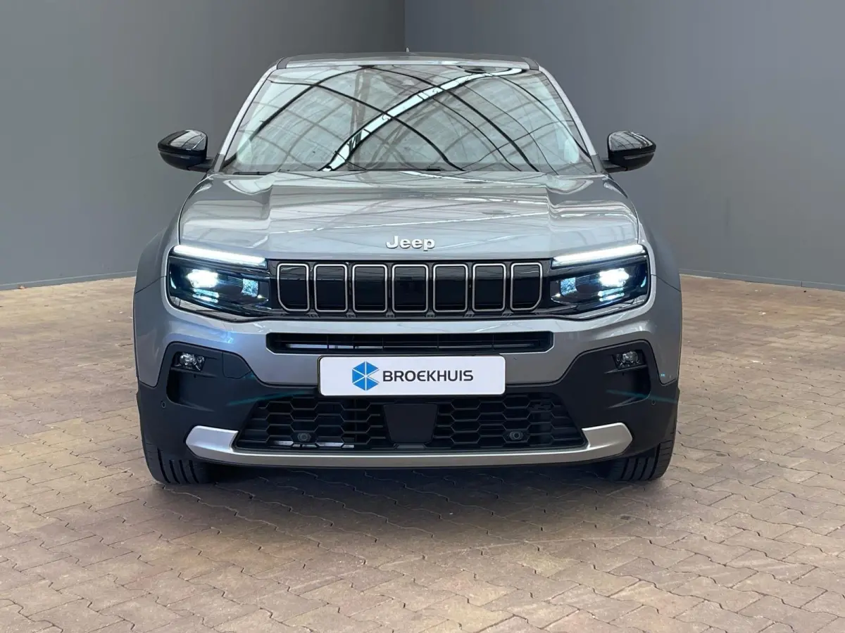 Summit 54 kWh 18"Lichtmetaal | Adaptive Cruise | Climate Controle | Keyless Start | Carplay | LED | Digitaal Dashboard | Achteruitrijcamera | Airco (automatisch) | Apple Carplay/Android Auto