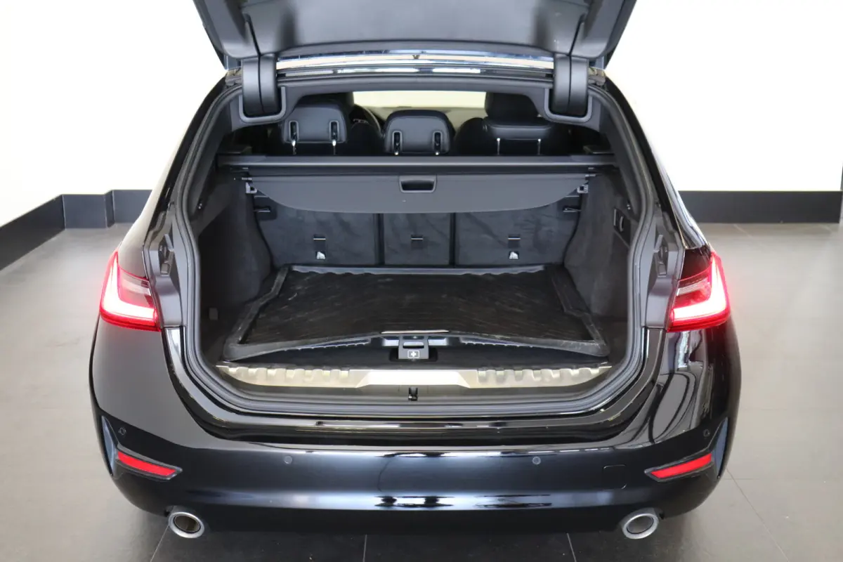 330e Business Edition Plus Dealer OH | Leder | Memory | Carplay | €21.900,- incl. BTW