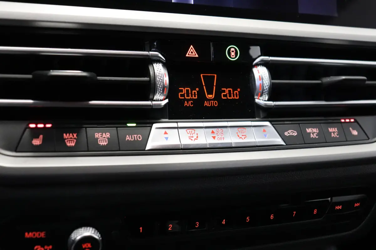 330e Business Edition Plus Dealer OH | Leder | Memory | Carplay | €21.900,- incl. BTW