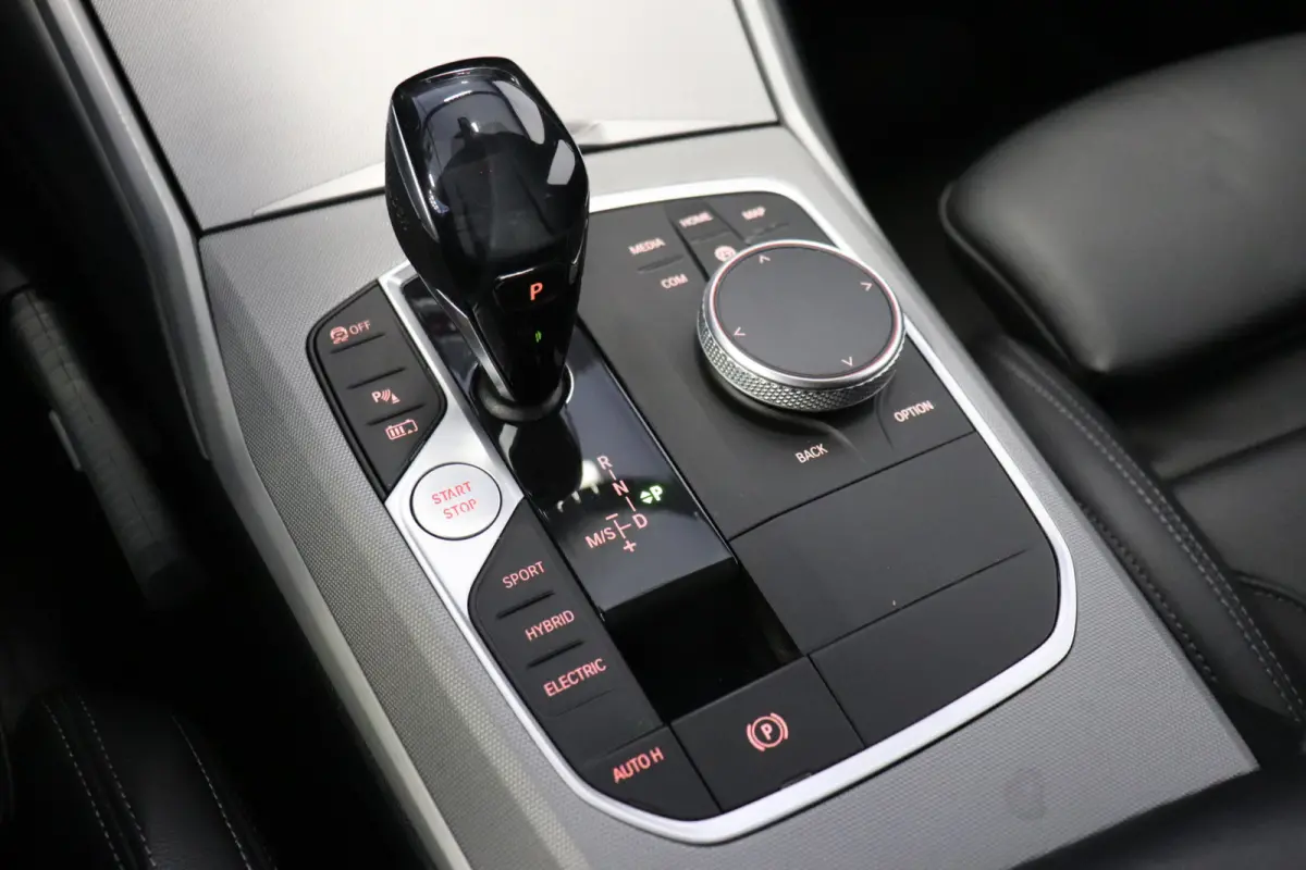 330e Business Edition Plus Dealer OH | Leder | Memory | Carplay | €21.900,- incl. BTW