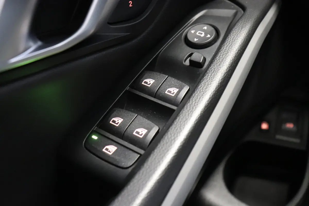330e Business Edition Plus Dealer OH | Leder | Memory | Carplay | €21.900,- incl. BTW