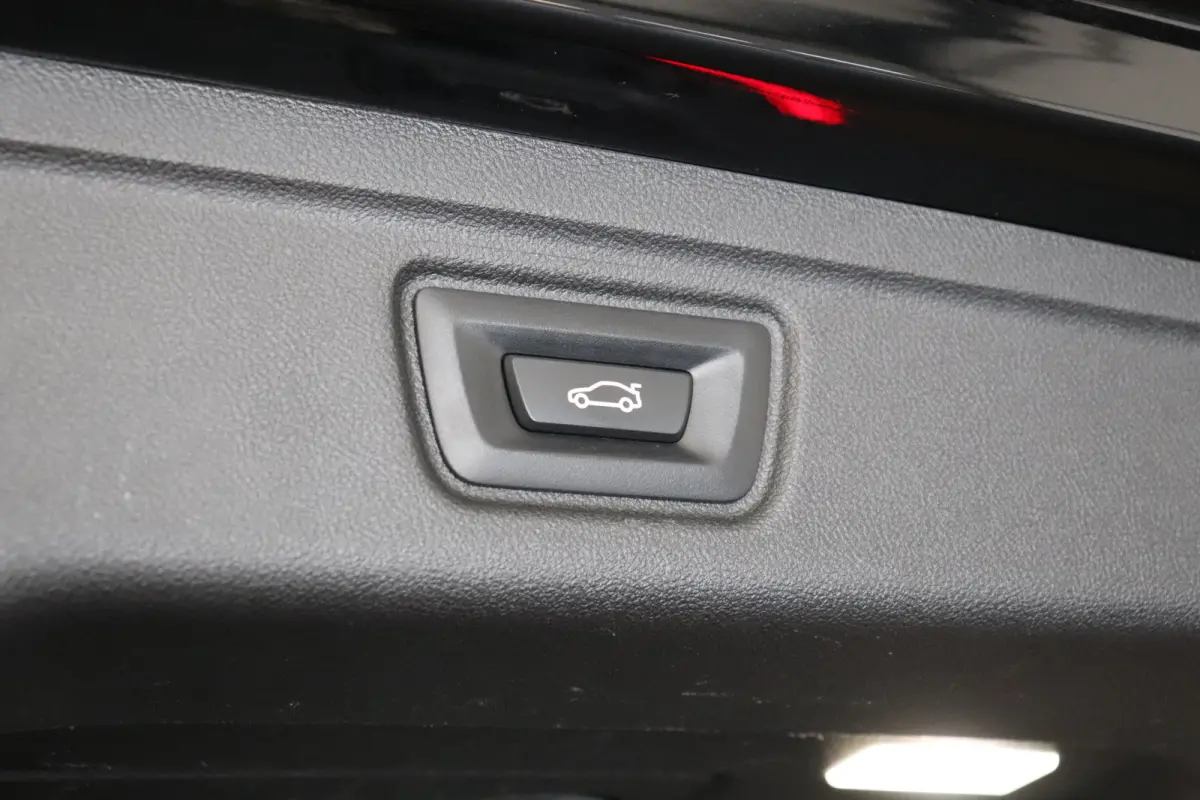 330e Business Edition Plus Dealer OH | Leder | Memory | Carplay | €21.900,- incl. BTW
