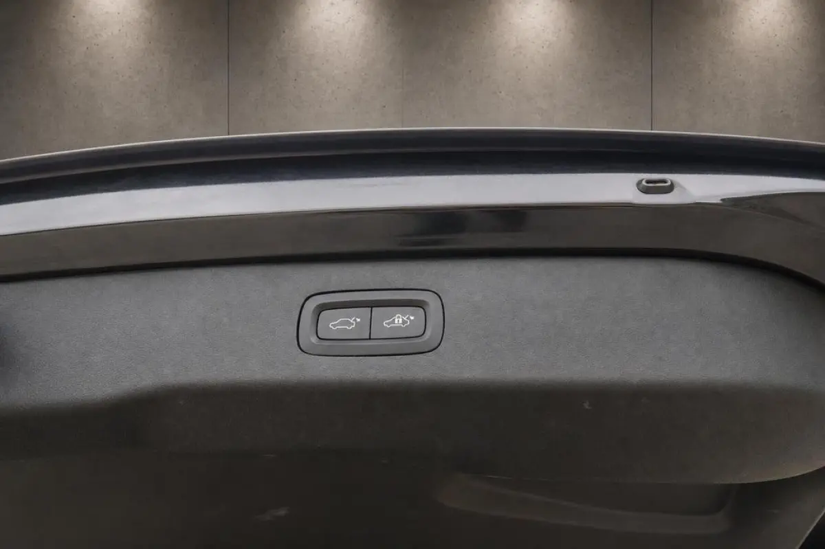 1.5 phev | 262pk | 360 camera| panoramadak | stoelverwarming | carplay |