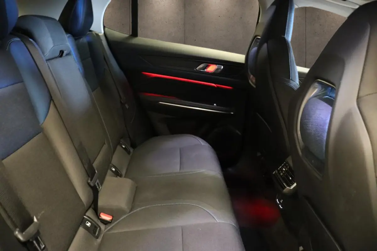 1.5 phev | 262pk | 360 camera| panoramadak | stoelverwarming | carplay |