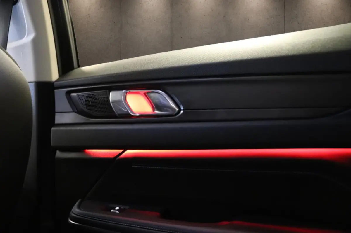 1.5 phev | 262pk | 360 camera| panoramadak | stoelverwarming | carplay |