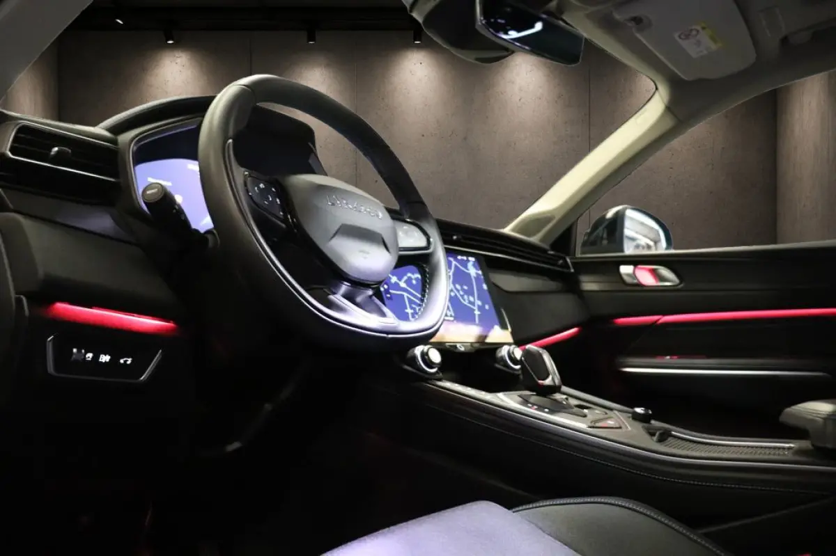 1.5 phev | 262pk | 360 camera| panoramadak | stoelverwarming | carplay |