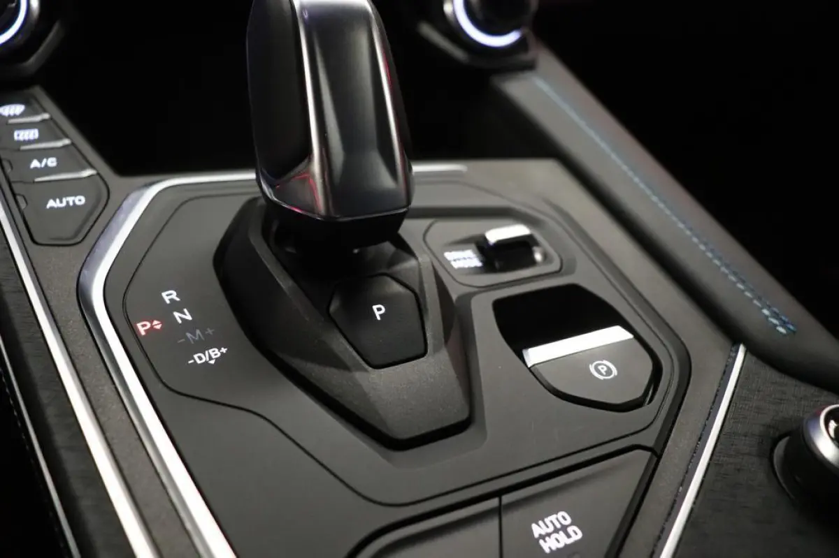 1.5 phev | 262pk | 360 camera| panoramadak | stoelverwarming | carplay |