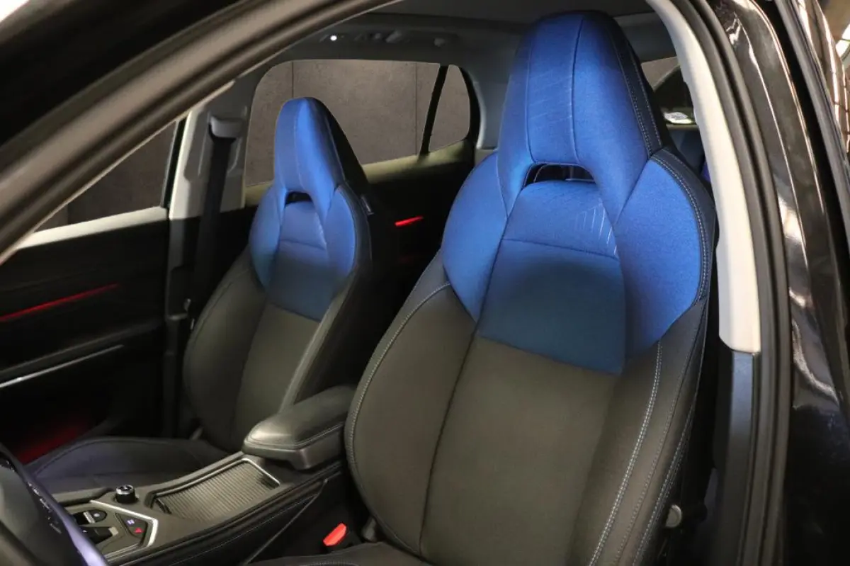 1.5 phev | 262pk | 360 camera| panoramadak | stoelverwarming | carplay |