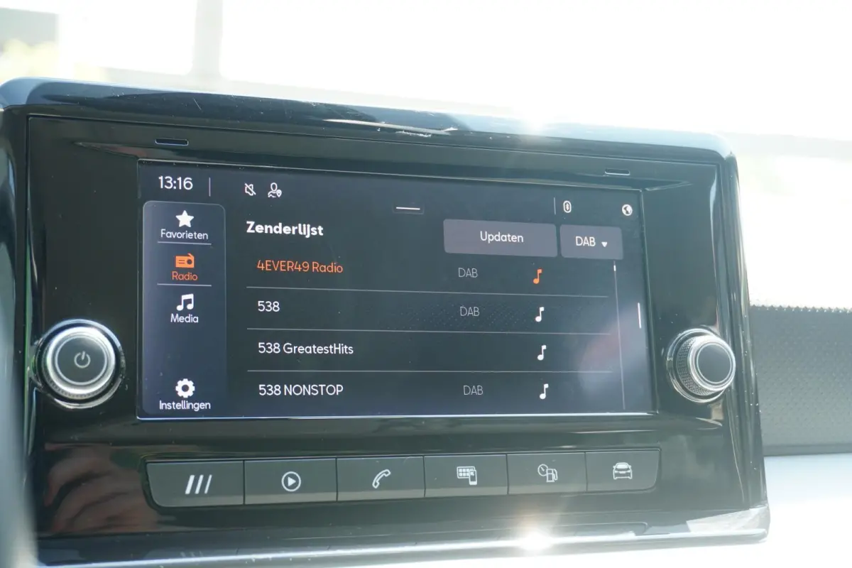1.0 EcoTSI 95pk Style | Climatronic | FullLink | PDC Achter