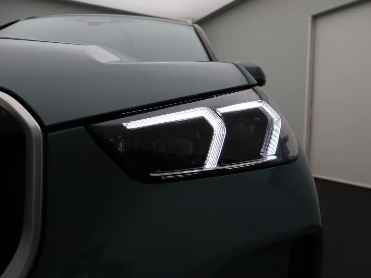 xDrive23i M Sportpakket | Innovation Pack | Comfort Pack | Trekhaak  | Elektrisch Verstelbare Sportstoelen | Driving Assistant Professional | Head-Up Display | Harman Kardon | 18''