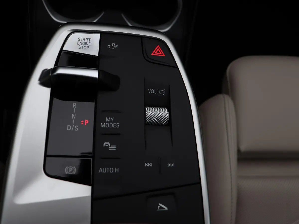 xDrive23i M Sportpakket | Innovation Pack | Comfort Pack | Trekhaak  | Elektrisch Verstelbare Sportstoelen | Driving Assistant Professional | Head-Up Display | Harman Kardon | 18''