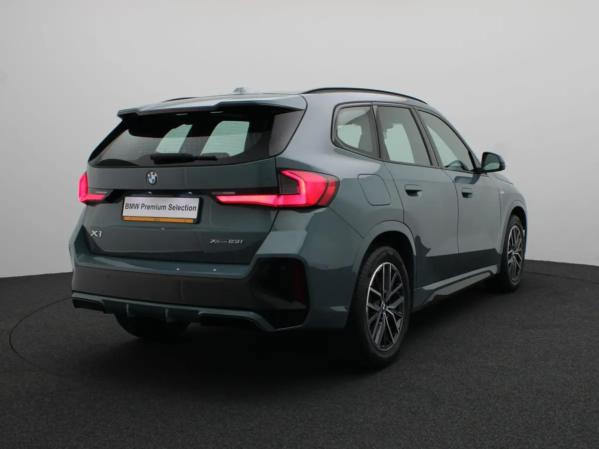 xDrive23i M Sportpakket | Innovation Pack | Comfort Pack | Trekhaak  | Elektrisch Verstelbare Sportstoelen | Driving Assistant Professional | Head-Up Display | Harman Kardon | 18''