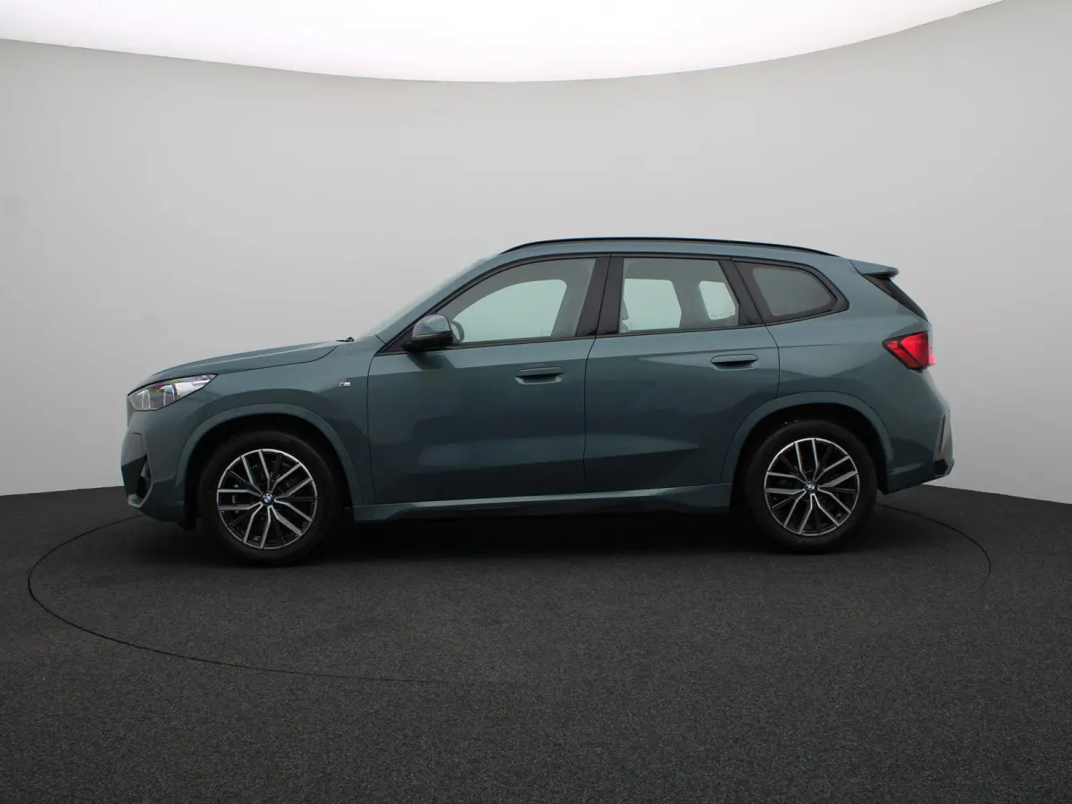 xDrive23i M Sportpakket | Innovation Pack | Comfort Pack | Trekhaak  | Elektrisch Verstelbare Sportstoelen | Driving Assistant Professional | Head-Up Display | Harman Kardon | 18''