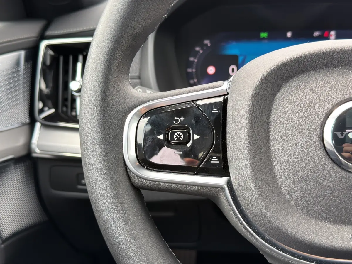2.0 T8 Plug-in hybrid AWD Ultra Black Ed. Exec. Trekhaak | Stoel ventilatie en verwarming | Panoramadak | Luchtvering | 360 Camera |