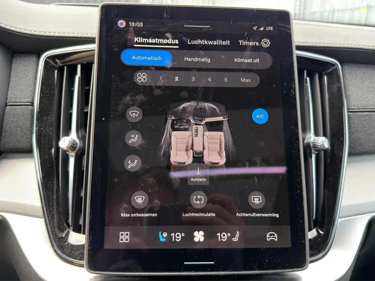 2.0 T8 Plug-in hybrid AWD Ultra Black Ed. Exec. Trekhaak | Stoel ventilatie en verwarming | Panoramadak | Luchtvering | 360 Camera |