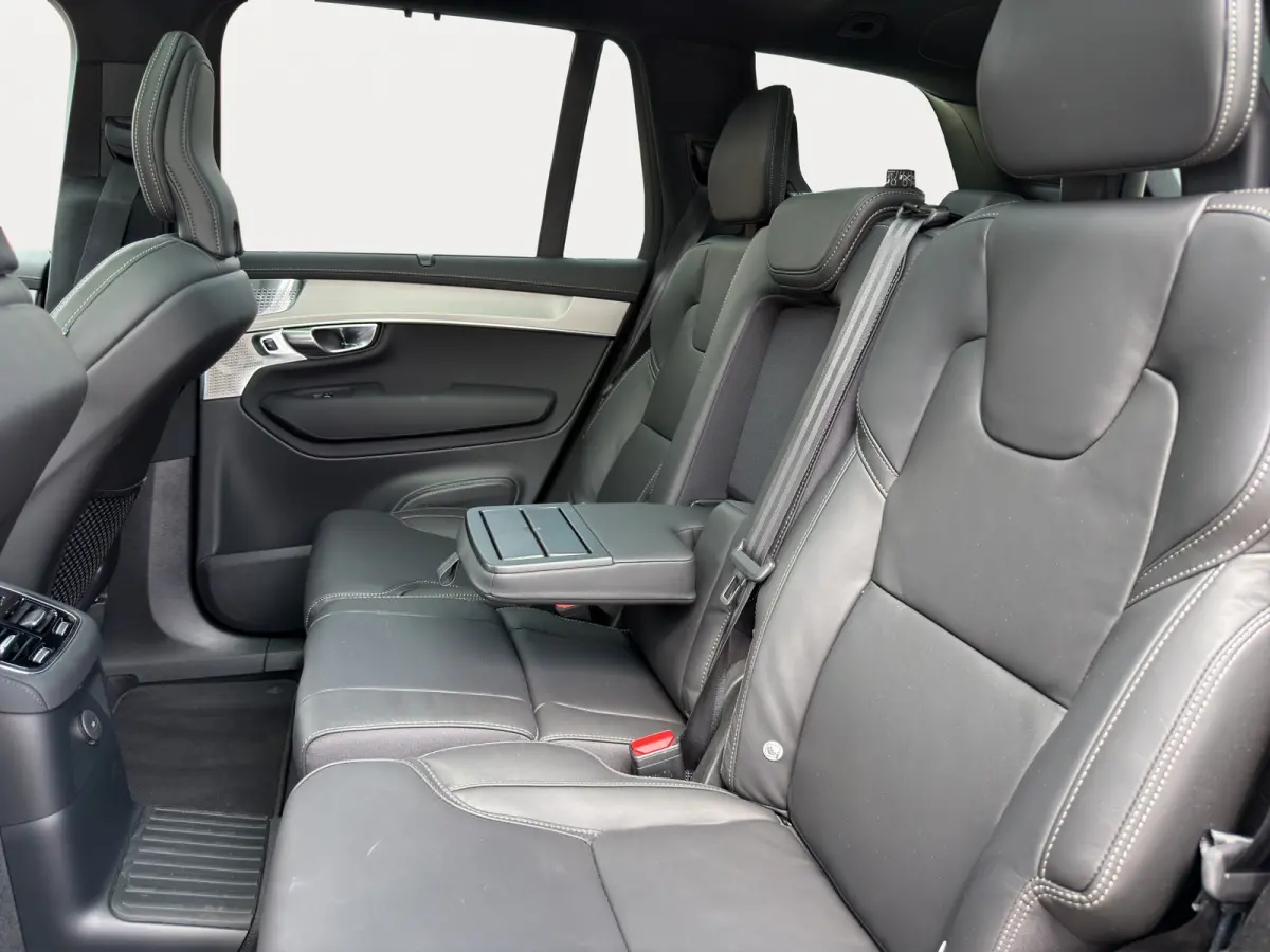 2.0 T8 Plug-in hybrid AWD Ultra Black Ed. Exec. Trekhaak | Stoel ventilatie en verwarming | Panoramadak | Luchtvering | 360 Camera |