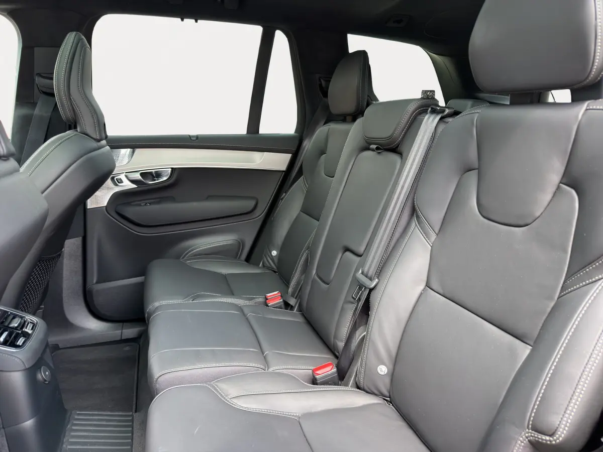 2.0 T8 Plug-in hybrid AWD Ultra Black Ed. Exec. Trekhaak | Stoel ventilatie en verwarming | Panoramadak | Luchtvering | 360 Camera |
