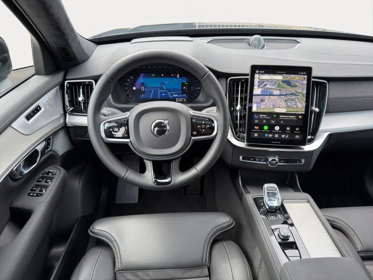 2.0 T8 Plug-in hybrid AWD Ultra Black Ed. Exec. Trekhaak | Stoel ventilatie en verwarming | Panoramadak | Luchtvering | 360 Camera |
