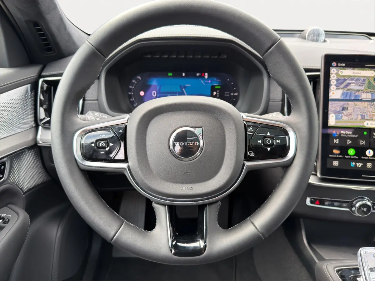 2.0 T8 Plug-in hybrid AWD Ultra Black Ed. Exec. Trekhaak | Stoel ventilatie en verwarming | Panoramadak | Luchtvering | 360 Camera |
