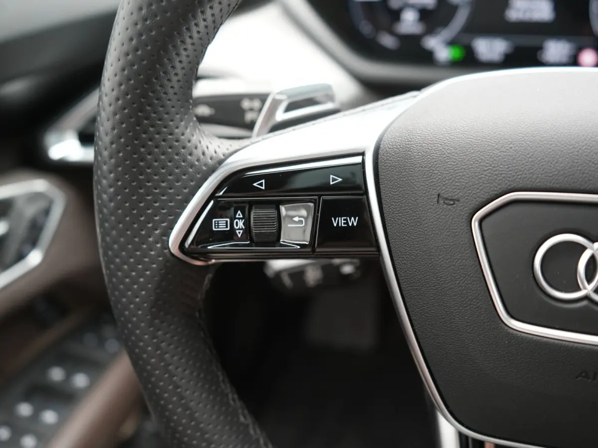 93 kWh 476pk Dealer O.H | Panodak | Head Up | Adaptive Cruise | 360 Camera | Laser LED | Bang & Olufsen | Lederen Sportstoelen Memory & Ventilatie | Keyless | Blis | Stuur & Stoelen Verwarmd