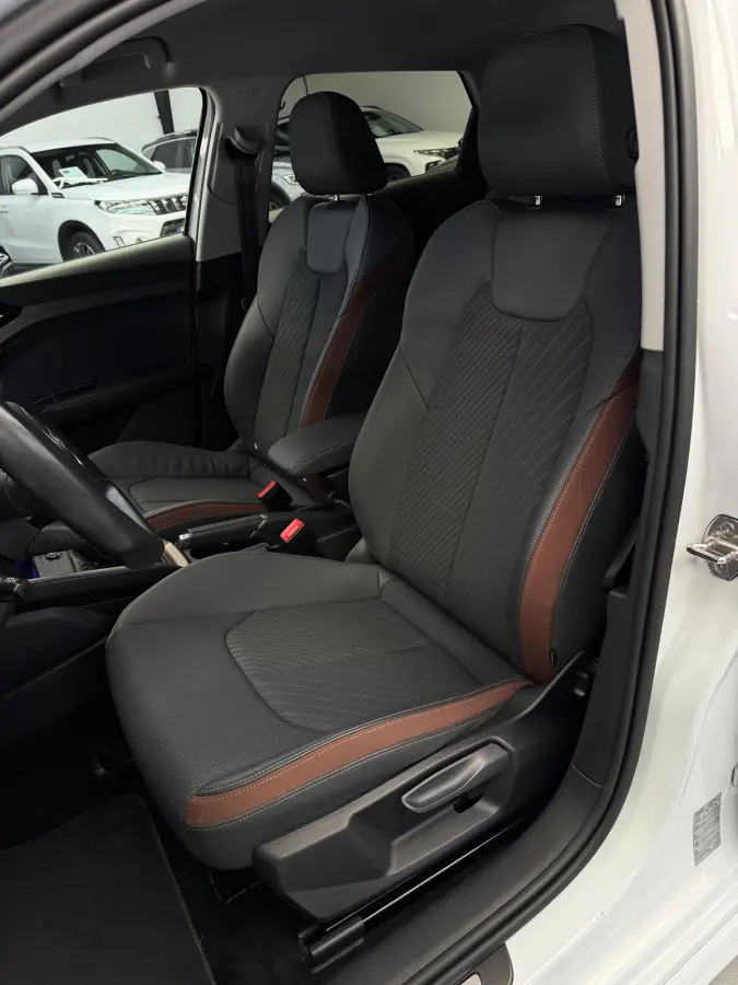 40 TFSI 3x S-Line CarPlay 207pk