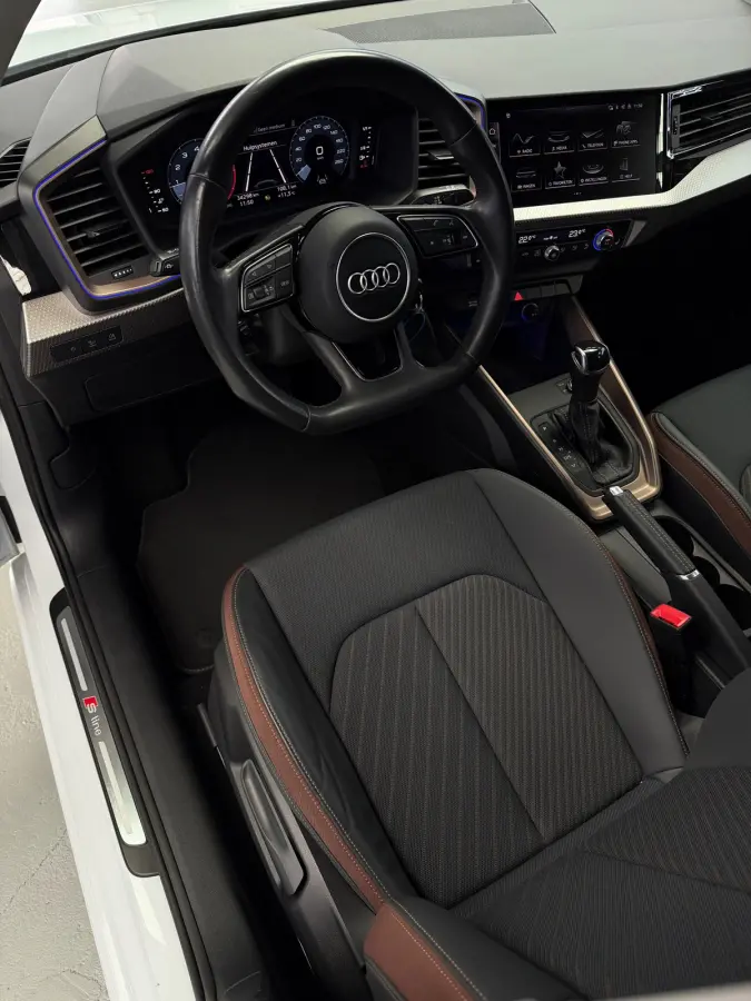 40 TFSI 3x S-Line CarPlay 207pk