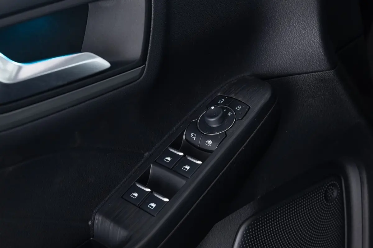 2.5 PHEV Titanium | NAVI | ECC | VELGEN