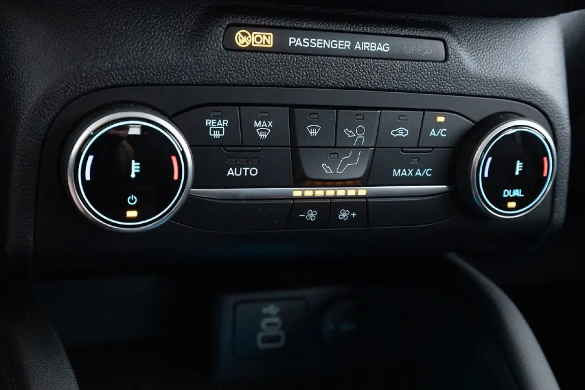 2.5 PHEV Titanium | NAVI | ECC | VELGEN