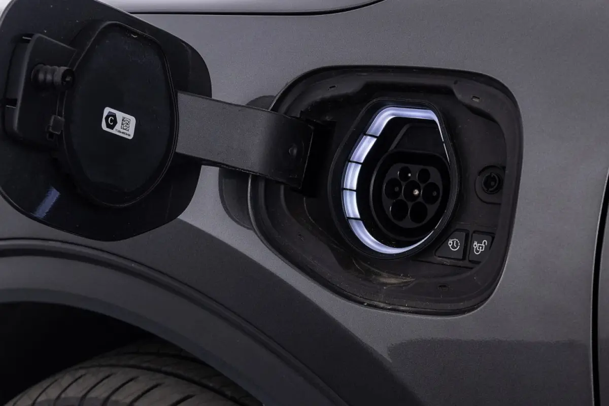 2.5 PHEV Titanium | NAVI | ECC | VELGEN