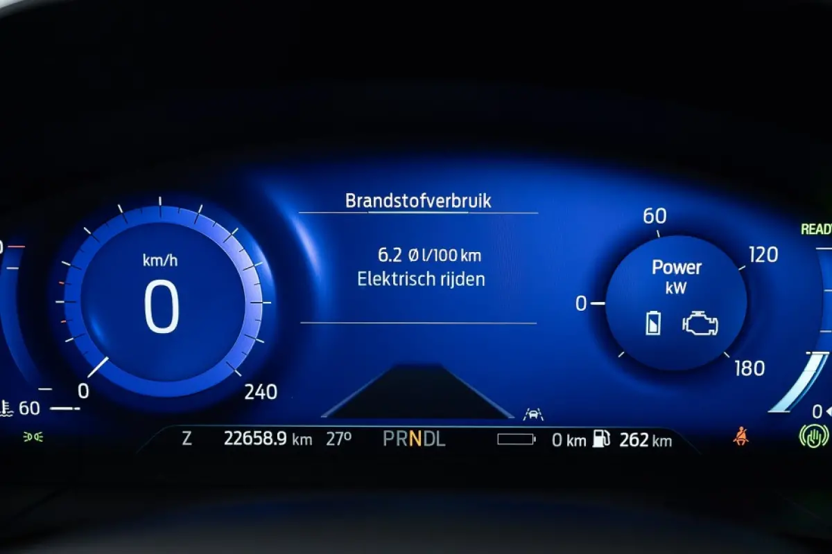 2.5 PHEV Titanium | NAVI | ECC | VELGEN