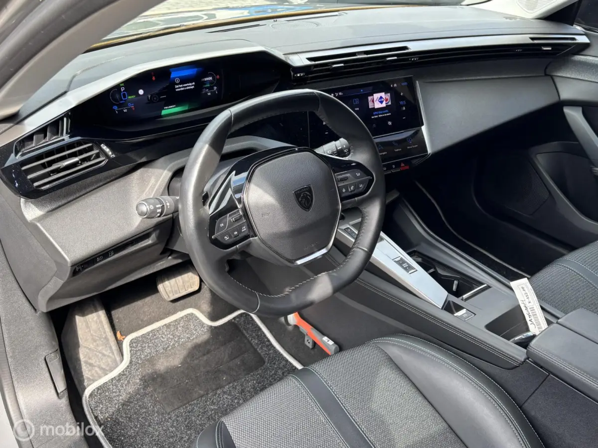 1.6 Plug-in Hybrid 180 Allure | Stoelverwarming | Clima | Trekhaak | Led Koplampen | Cruise | Navi |