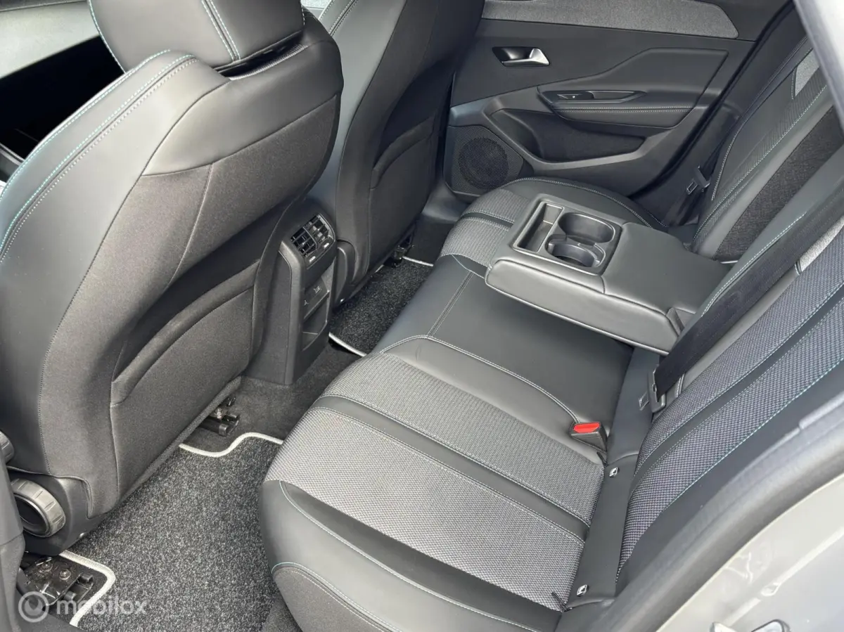 1.6 Plug-in Hybrid 180 Allure | Stoelverwarming | Clima | Trekhaak | Led Koplampen | Cruise | Navi |