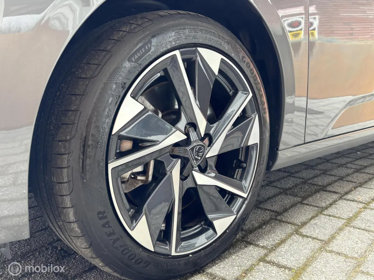 1.6 Plug-in Hybrid 180 Allure | Stoelverwarming | Clima | Trekhaak | Led Koplampen | Cruise | Navi |
