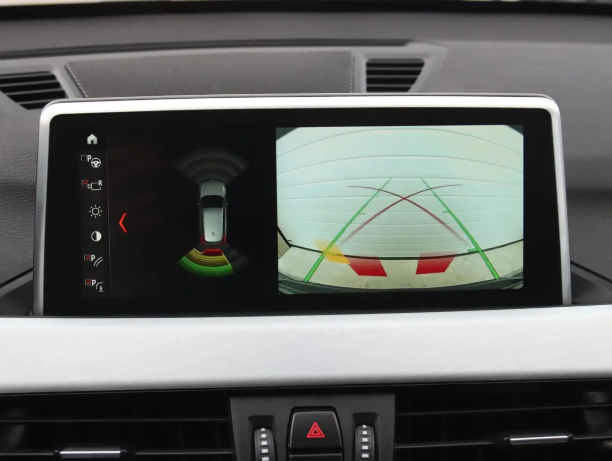 xDrive20i 192PK High Executive X-line | Apple Carplay | Trekhaak