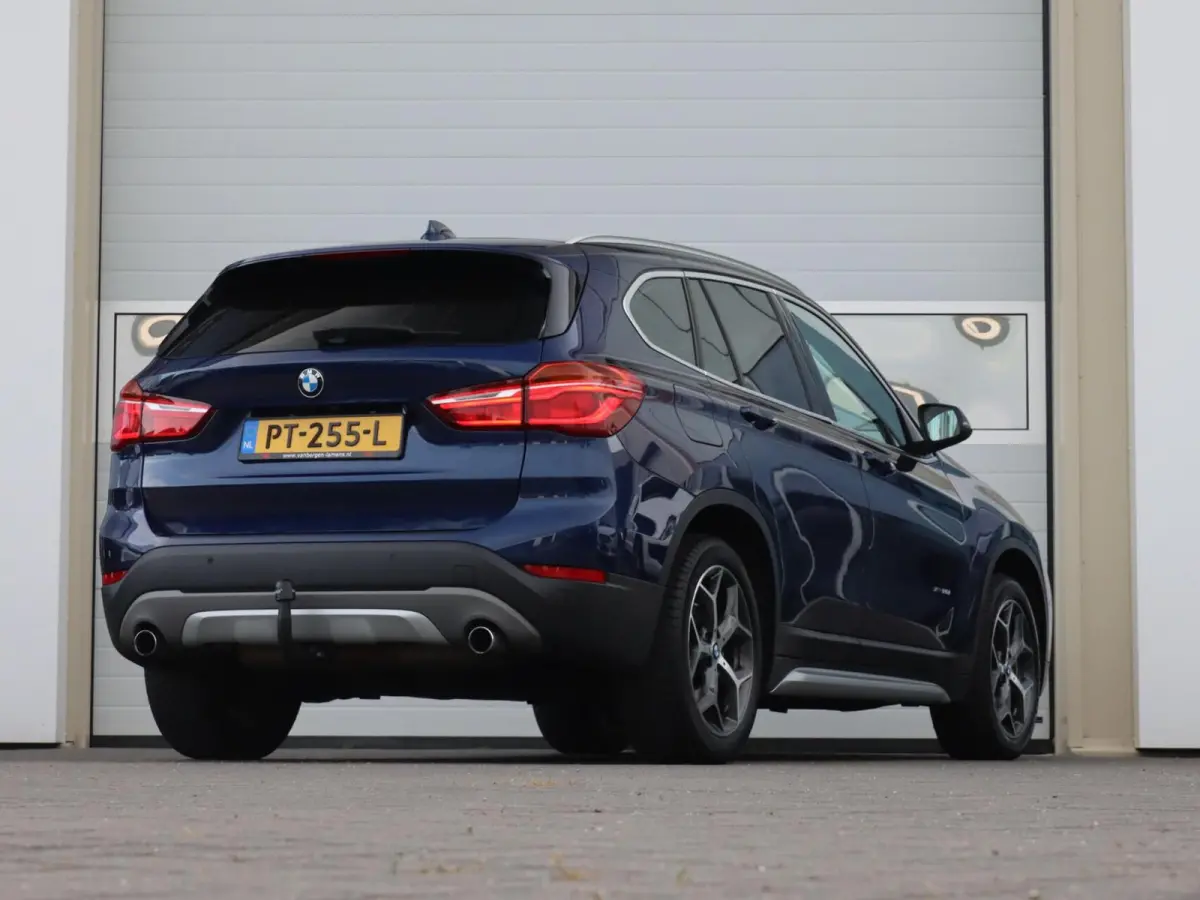 xDrive20i 192PK High Executive X-line | Apple Carplay | Trekhaak