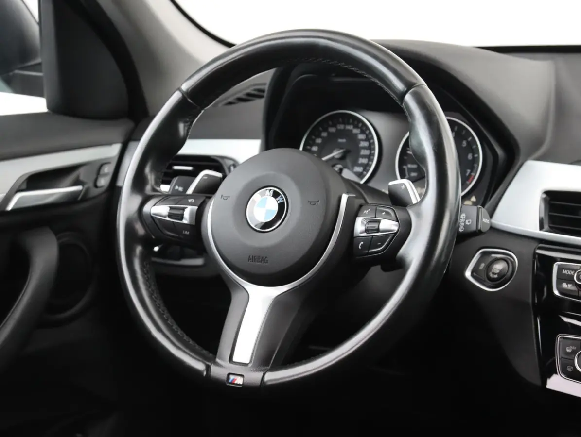 xDrive20i 192PK High Executive X-line | Apple Carplay | Trekhaak