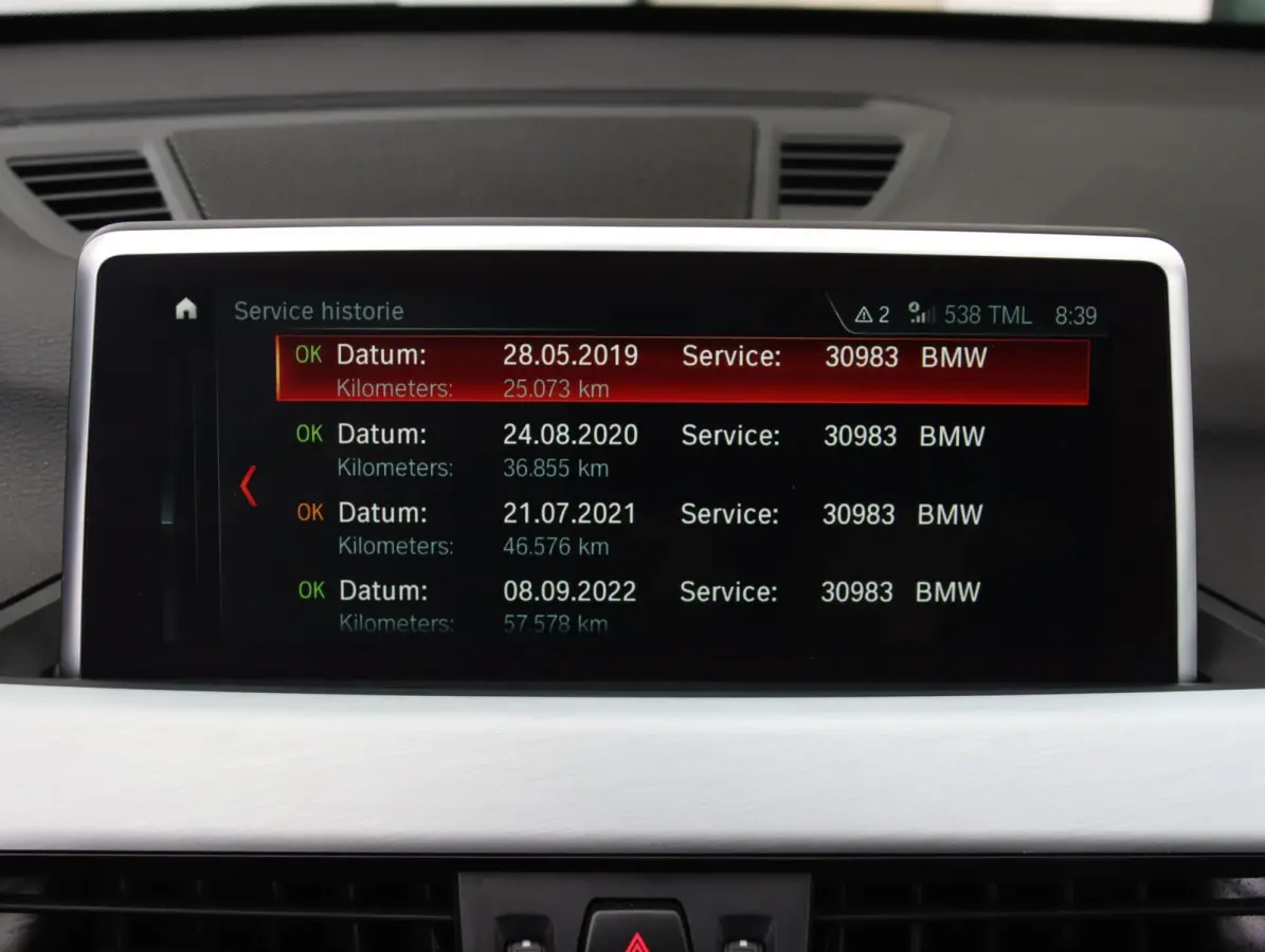 xDrive20i 192PK High Executive X-line | Apple Carplay | Trekhaak