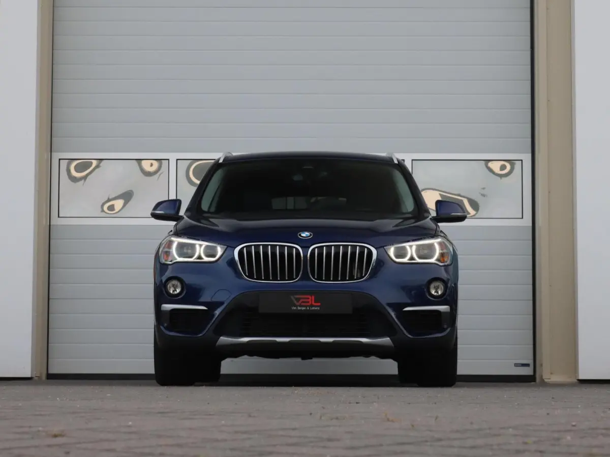 xDrive20i 192PK High Executive X-line | Apple Carplay | Trekhaak
